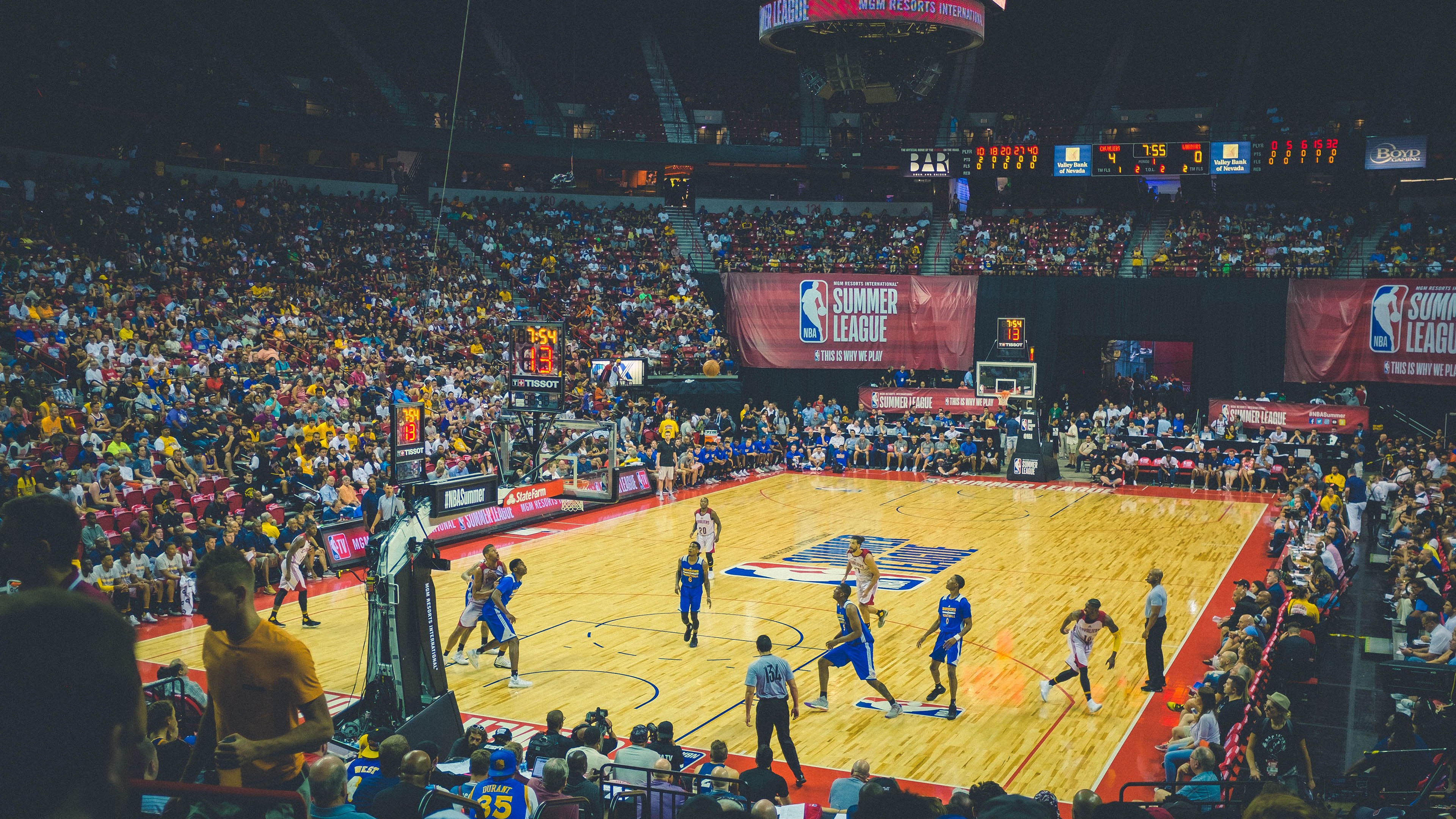 JDG加强战术复盘与体能训练融合