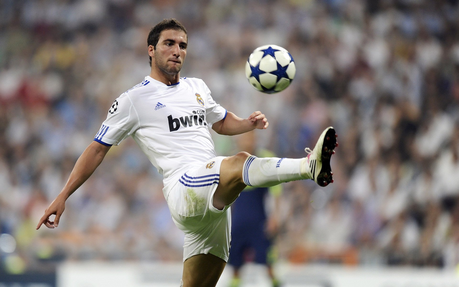 _趣味足球迷宫：运动与娱乐的新玩法_，足球趣味游戏有哪些